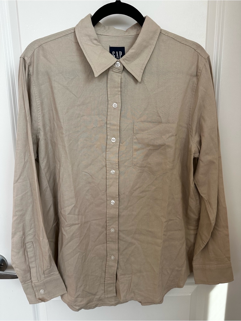 GAP Casual Button-Down Shirt in Light Tan